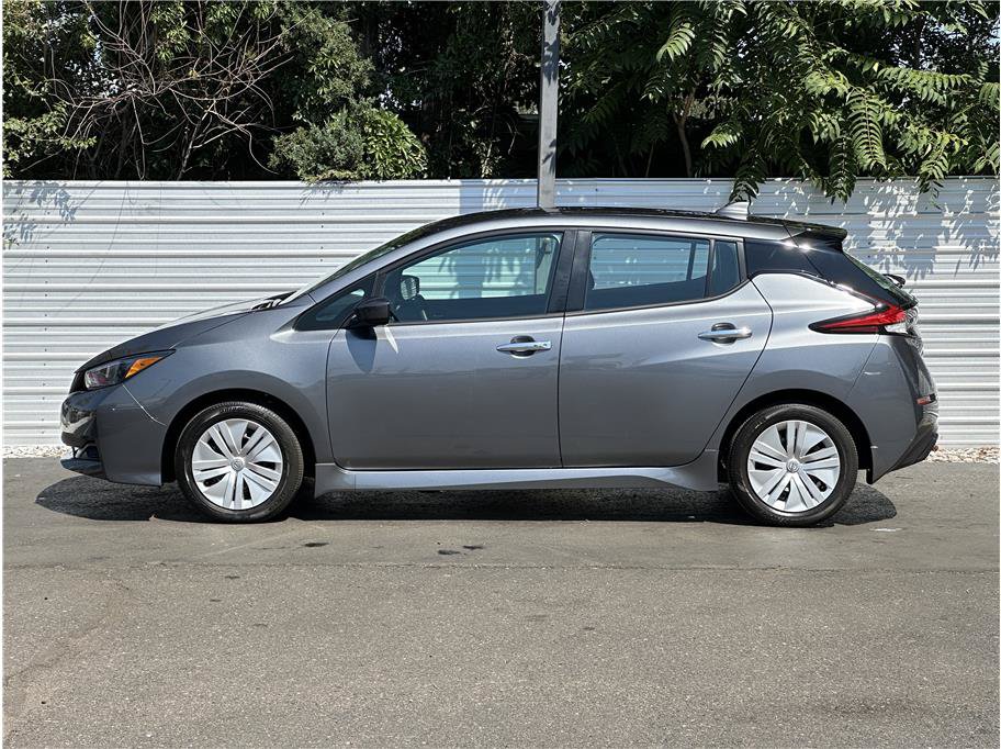 Used 2025 Nissan Leaf S FWD image 13