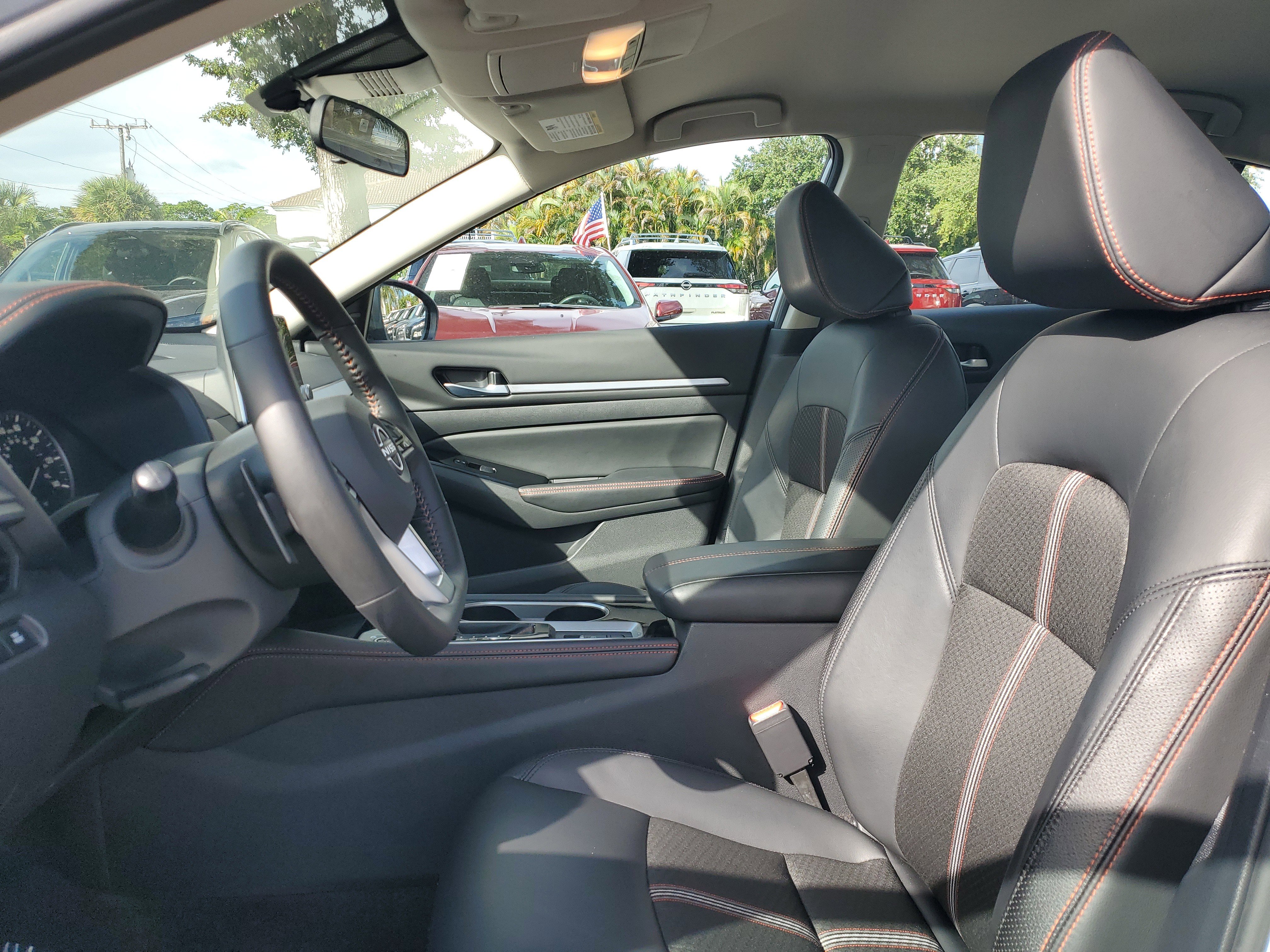 Certified 2025 Nissan Altima 2.5 SR AWD/4WD image 9