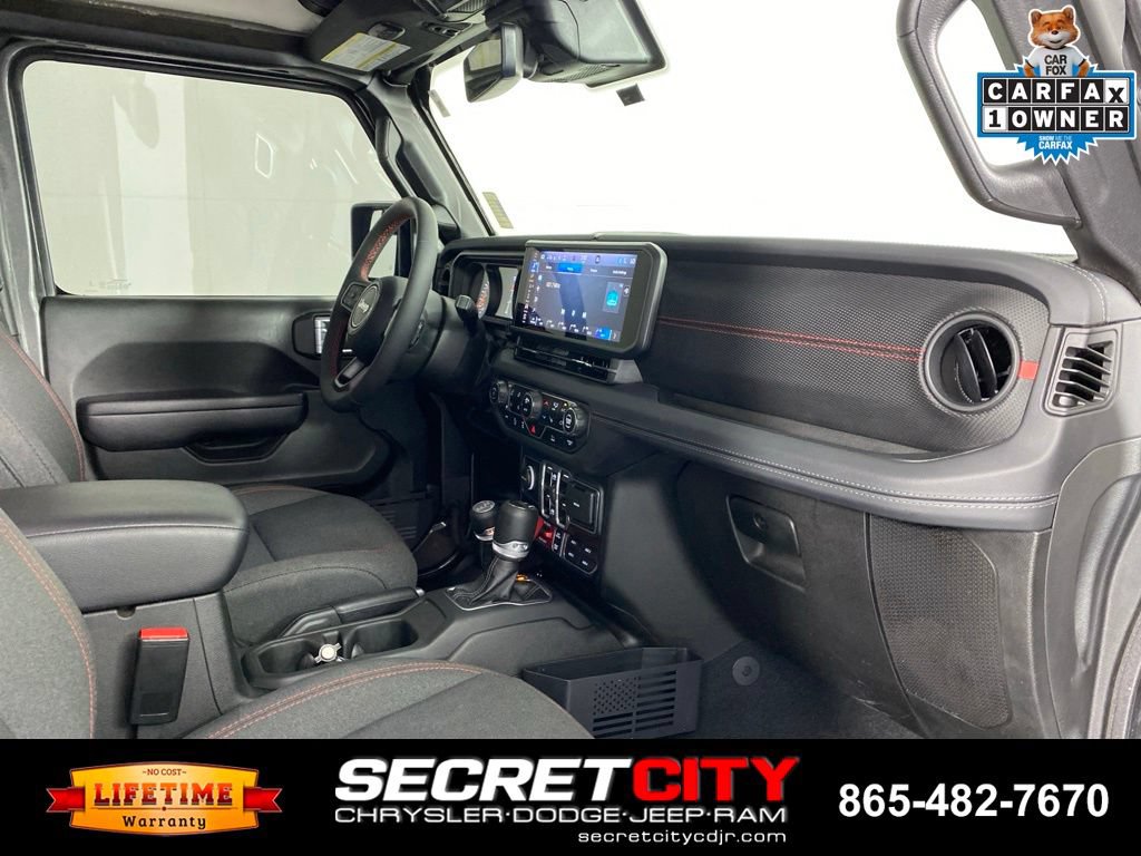 Used 2024 Jeep Gladiator Rubicon w/ Technology Group AWD/4WD image 31