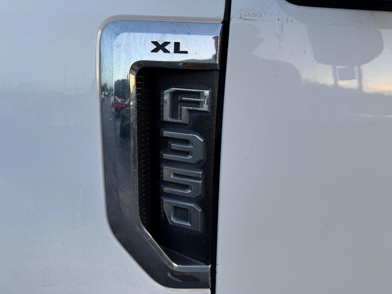 Used 2017 Ford F350 XL image 8