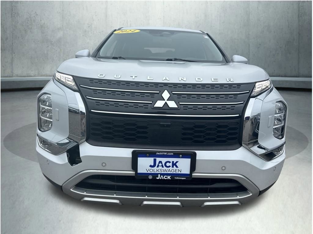 Used 2024 Mitsubishi Outlander SE Black Edition image 9