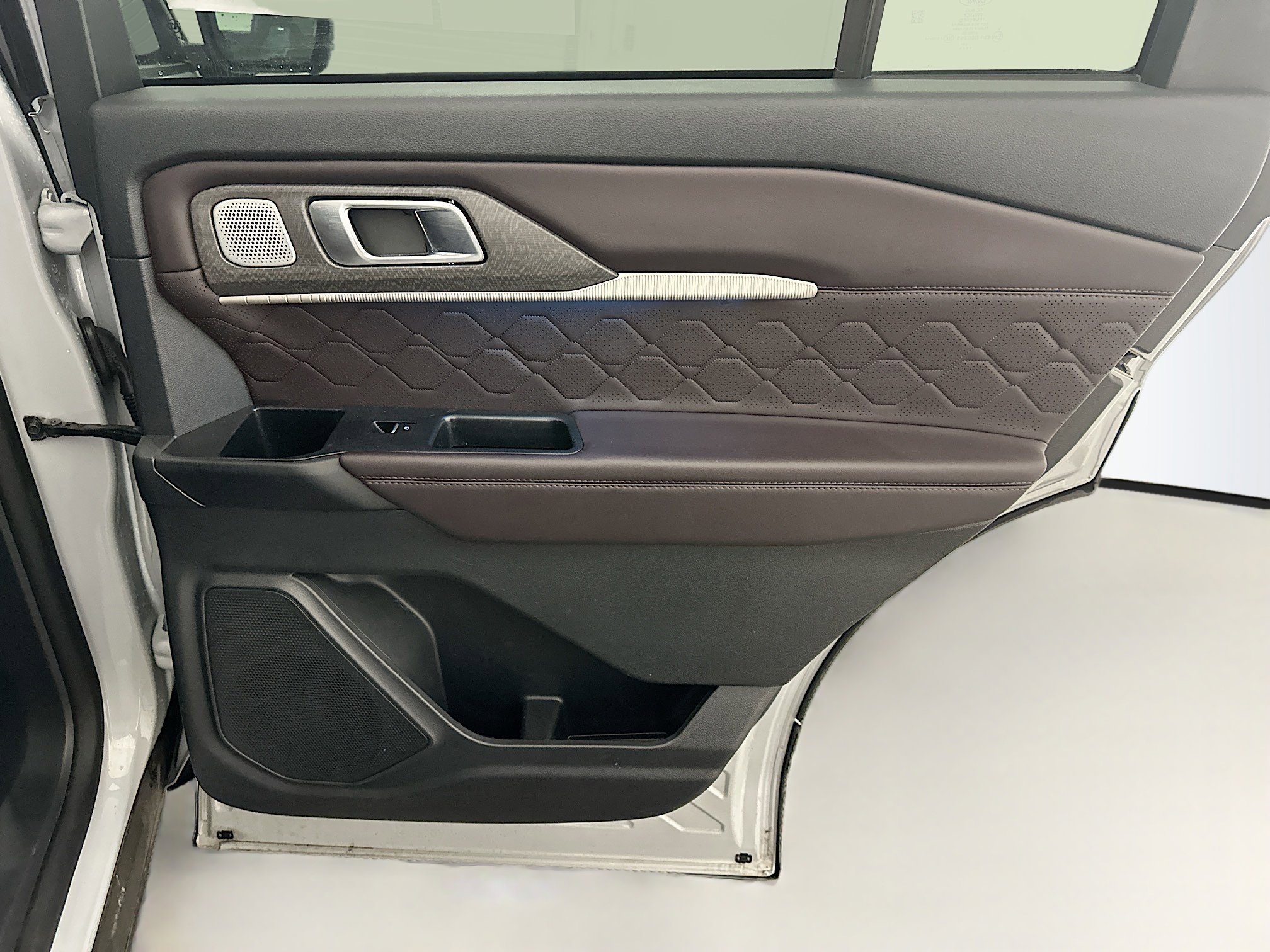 Used 2025 Ford Explorer Platinum w/ LUX Leather Package AWD/4WD image 34