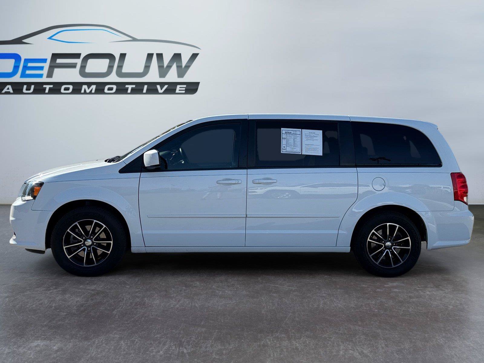 Used 2016 Dodge Grand Caravan SXT FWD image 6