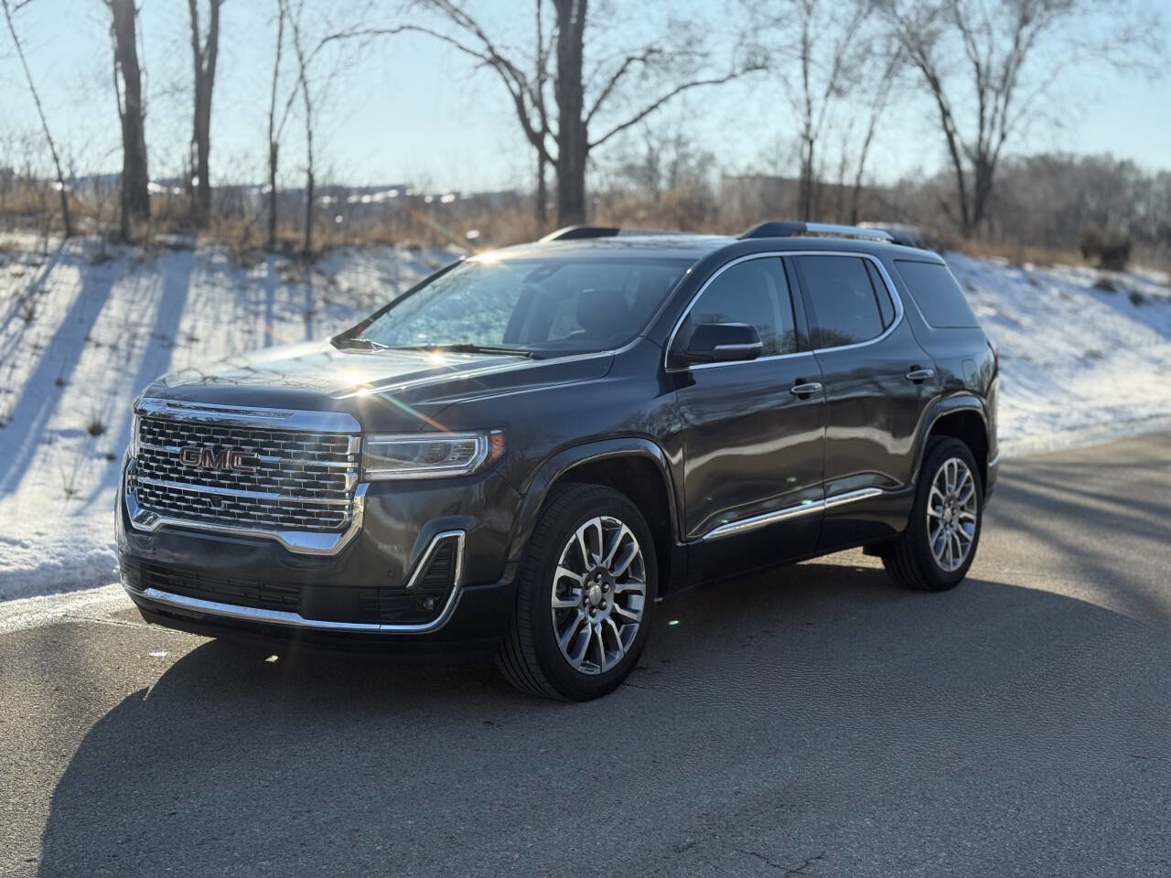Used 2023 GMC Acadia Denali w/ Denali Ultimate Package AWD/4WD image 5