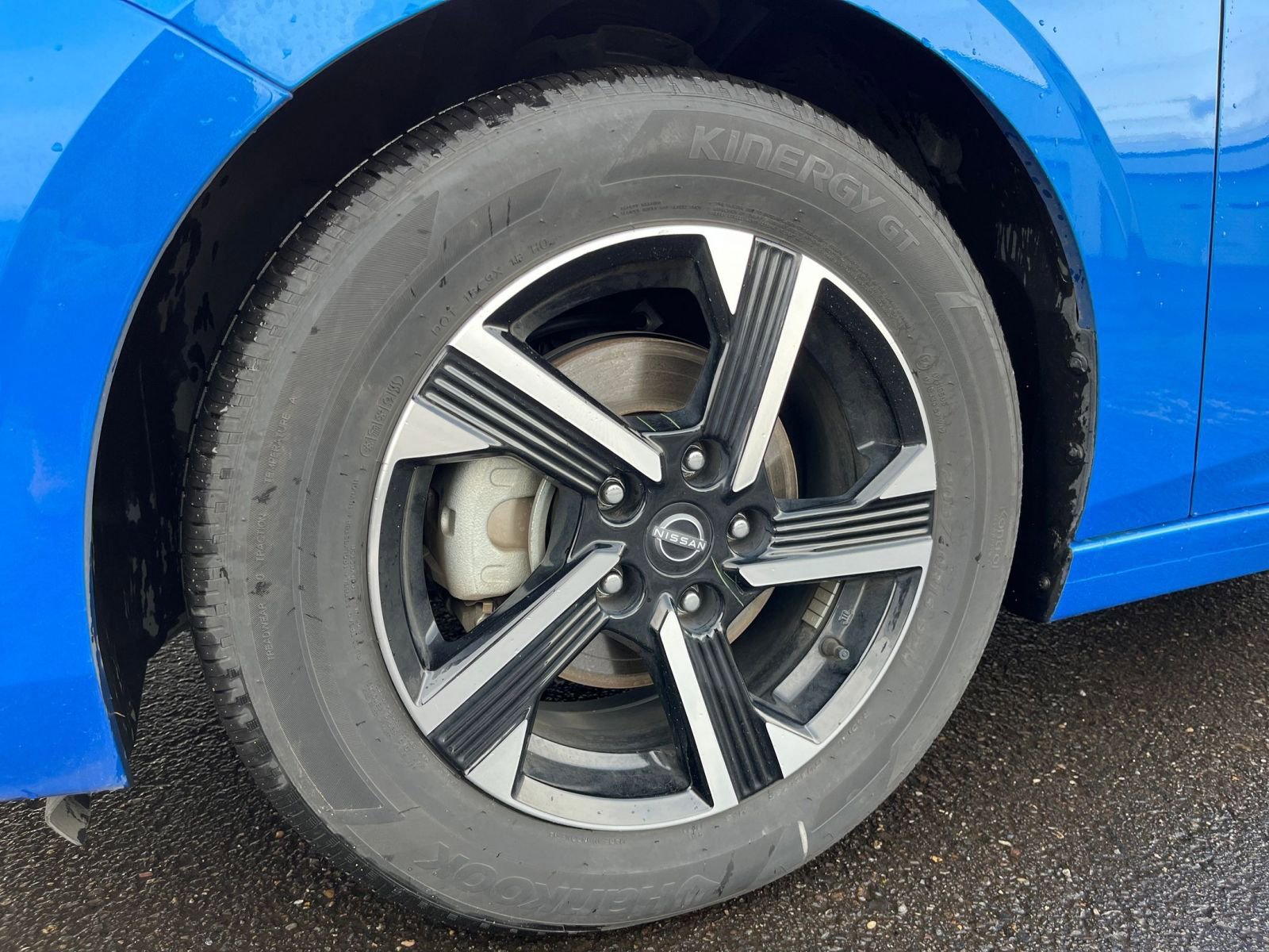 Used 2025 Nissan Sentra SV FWD image 28