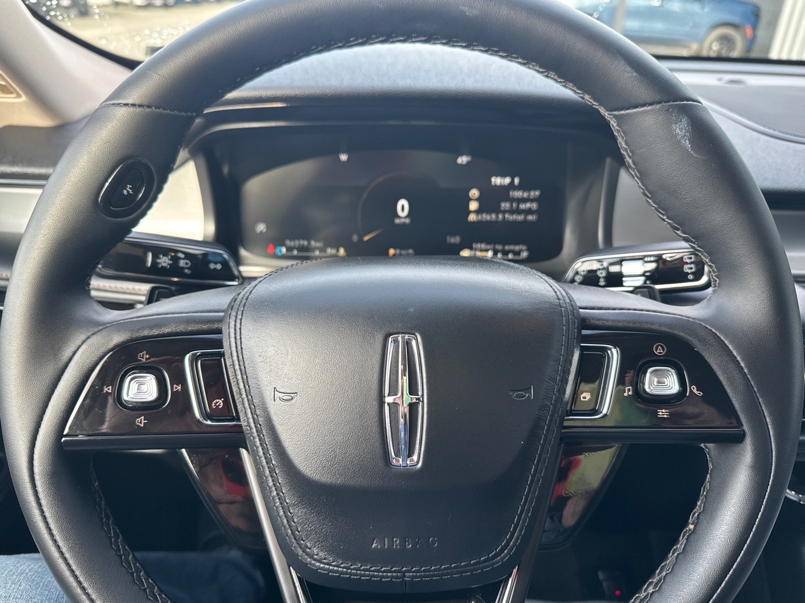 Used 2022 Lincoln Aviator AWD w/ Premium Package image 13