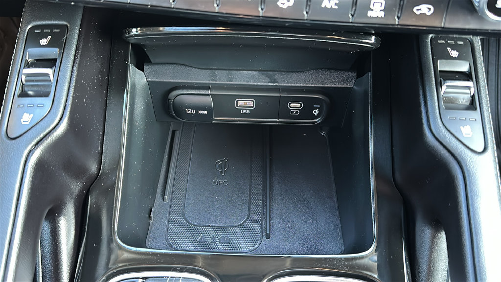 Used 2025 Kia Telluride SX w/ SX Captain's Chair Package FWD image 28