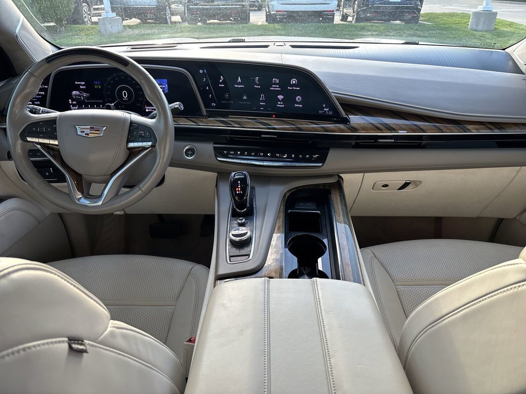 Used 2023 Cadillac Escalade ESV Sport Platinum AWD/4WD image 25