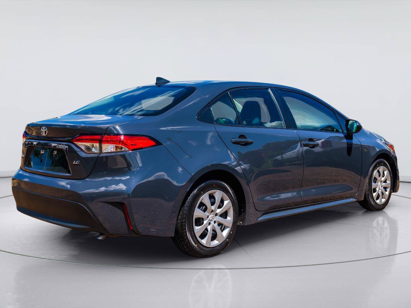 Used 2023 Toyota Corolla LE FWD image 7