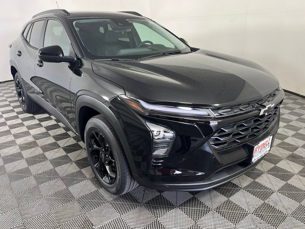 New 2026 Chevrolet Trax LT w/ Driver Confidence Package FWD image 2