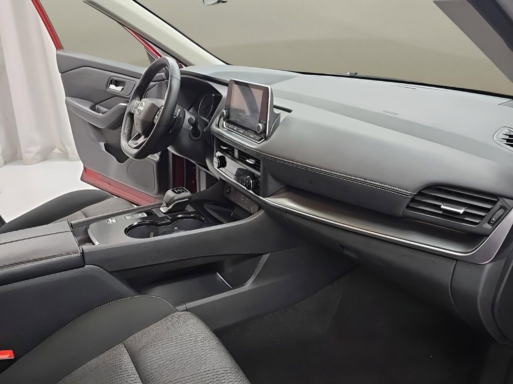 Used 2025 Nissan Rogue SV image 19