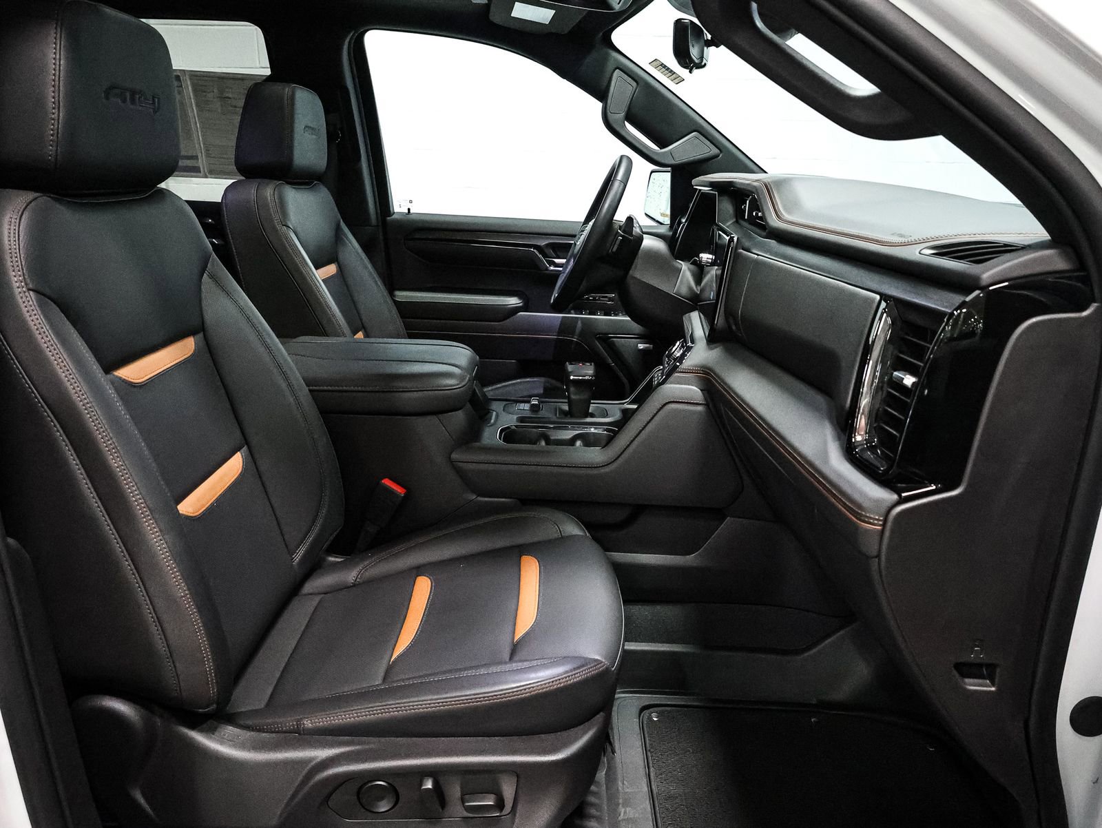 Certified 2024 GMC Sierra 1500 AT4 w/ Technology Package AWD/4WD image 24