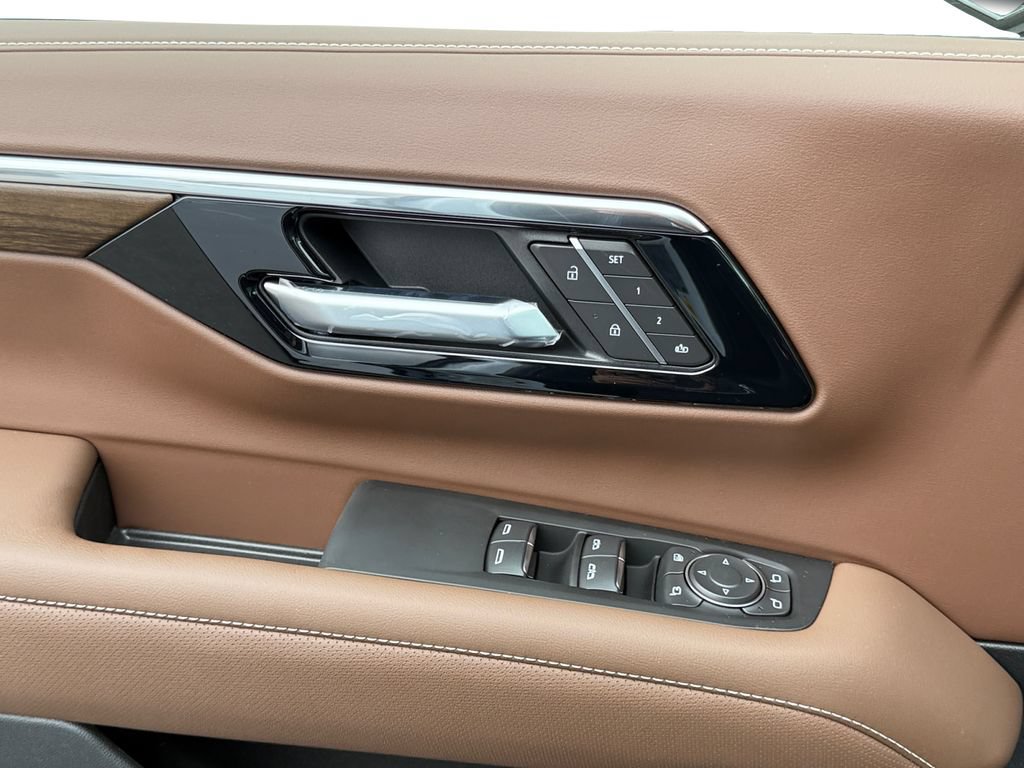 New 2026 Chevrolet Tahoe High Country AWD/4WD image 11
