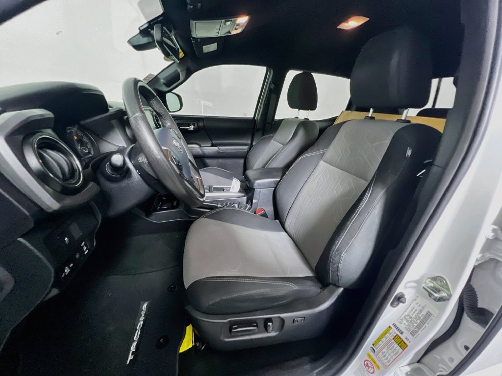 Used 2020 Toyota Tacoma TRD Sport RWD image 11