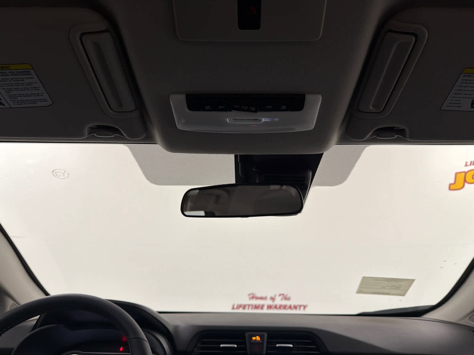 New 2025 Nissan Versa SR w/ Trunk Package image 20