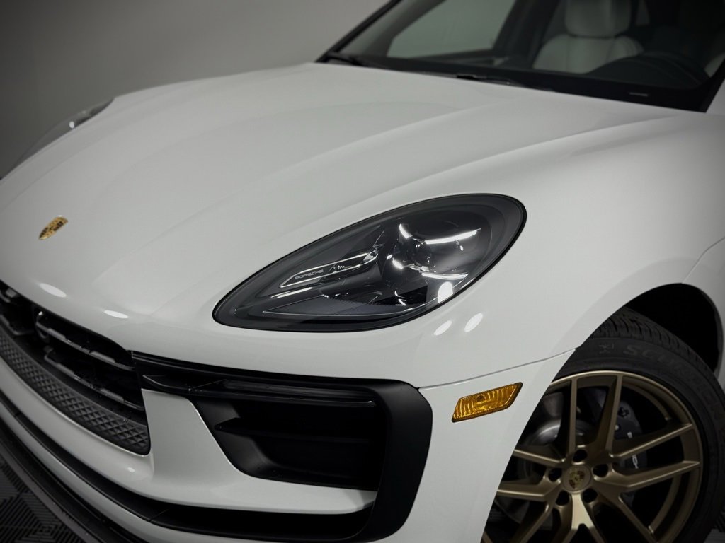 New 2026 Porsche Macan image 12