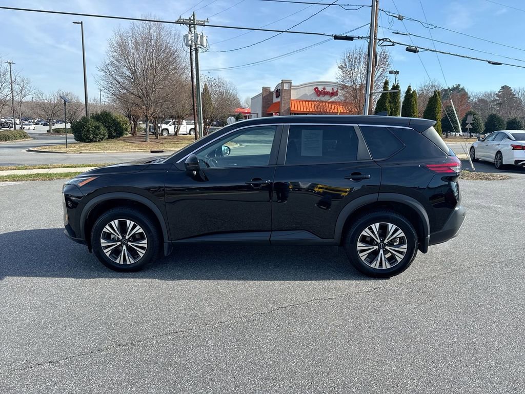 Used 2023 Nissan Rogue SV image 4