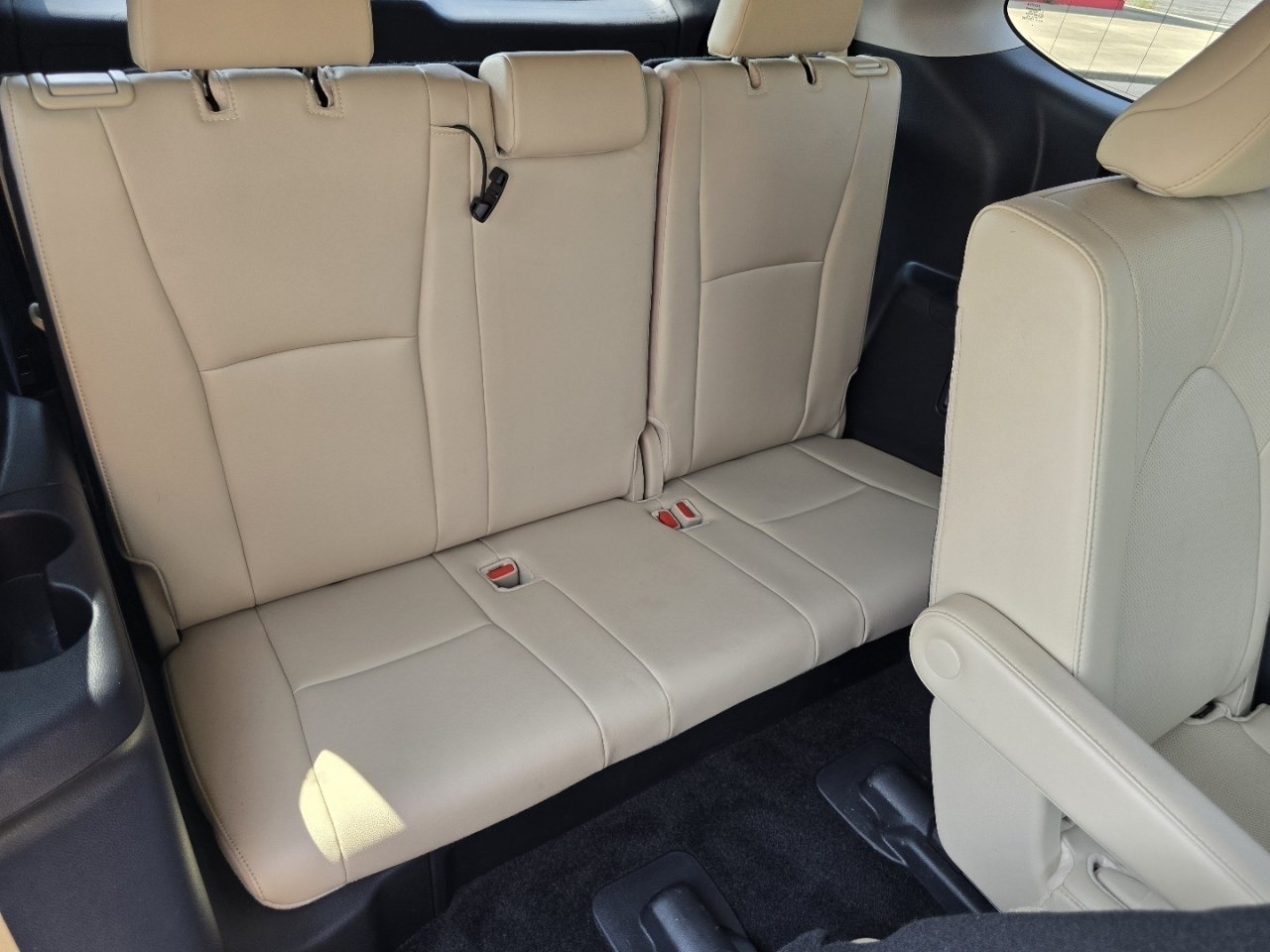 Certified 2024 Toyota Highlander Limited AWD/4WD image 23