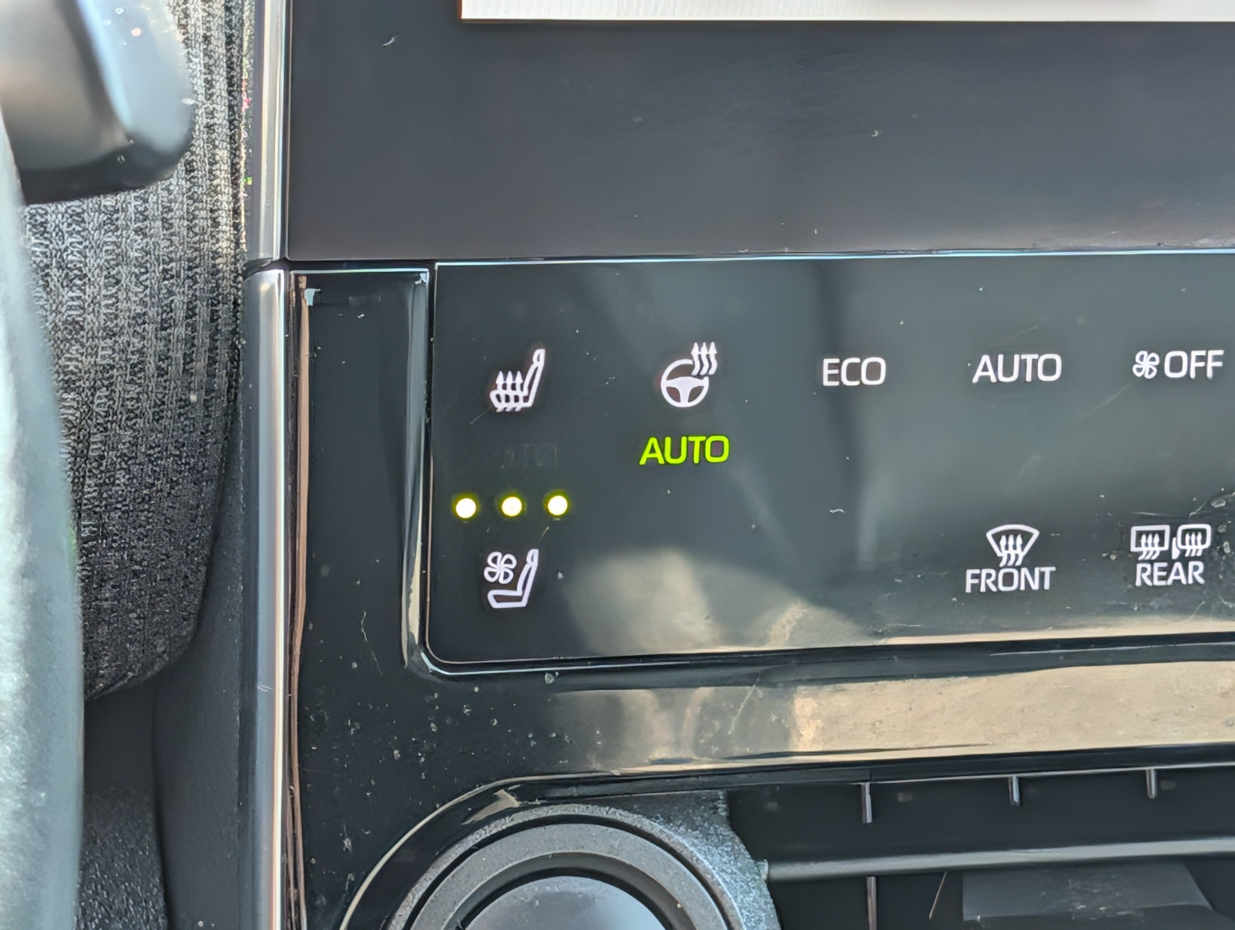 Used 2023 Subaru Solterra AWD image 28