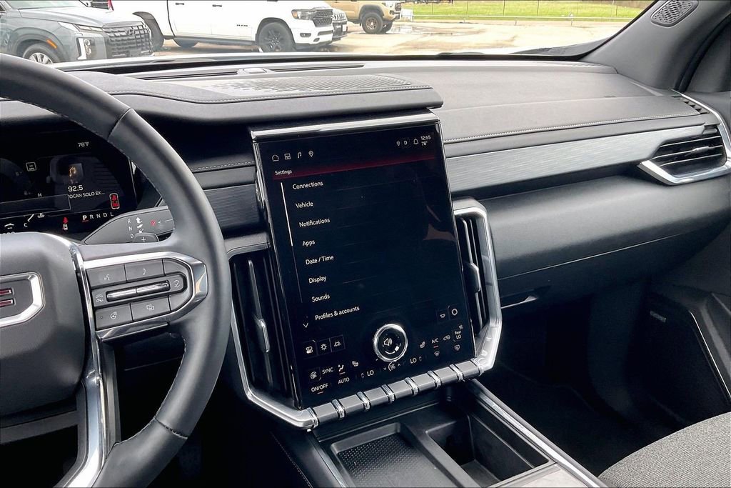 Used 2025 GMC Acadia Elevation image 9