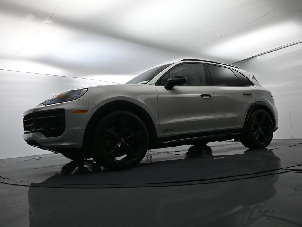 Certified 2026 Porsche Cayenne GTS AWD/4WD image 46