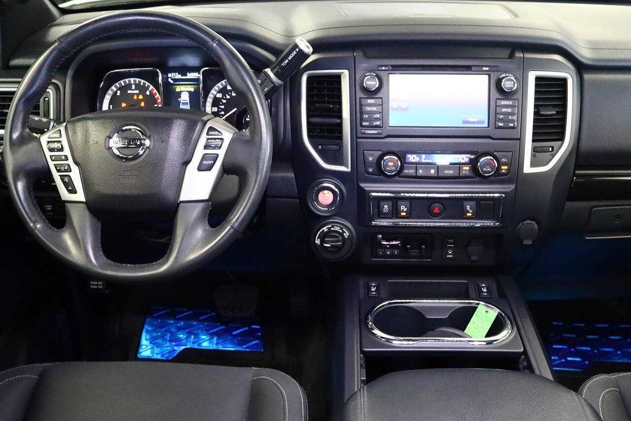 Used 2018 Nissan Titan SV w/ SV Convenience Package AWD/4WD image 13