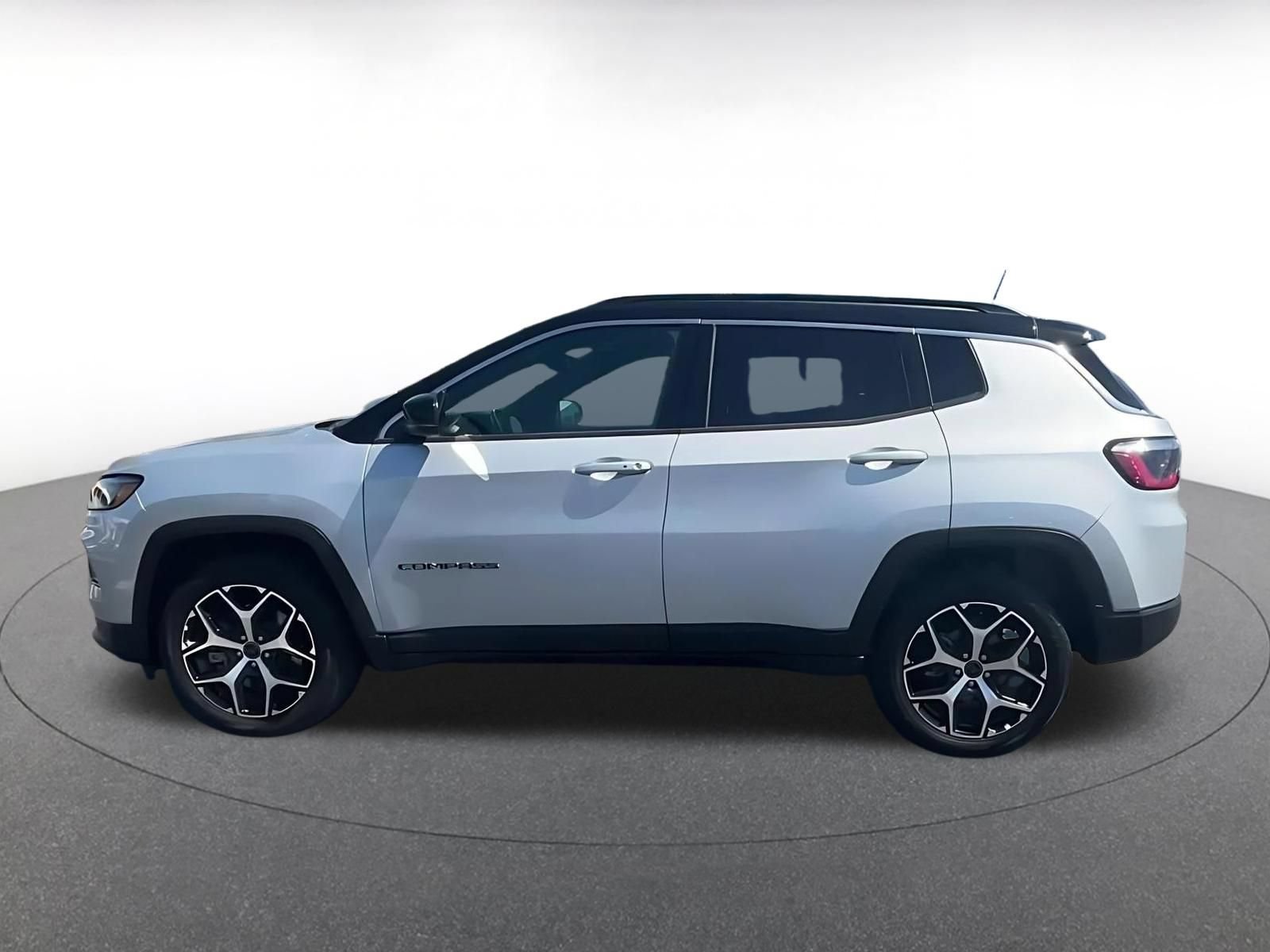 Used 2025 Jeep Compass Limited AWD/4WD image 9