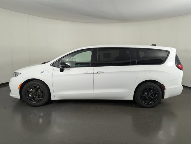 Used 2024 Chrysler Pacifica Limited FWD image 5