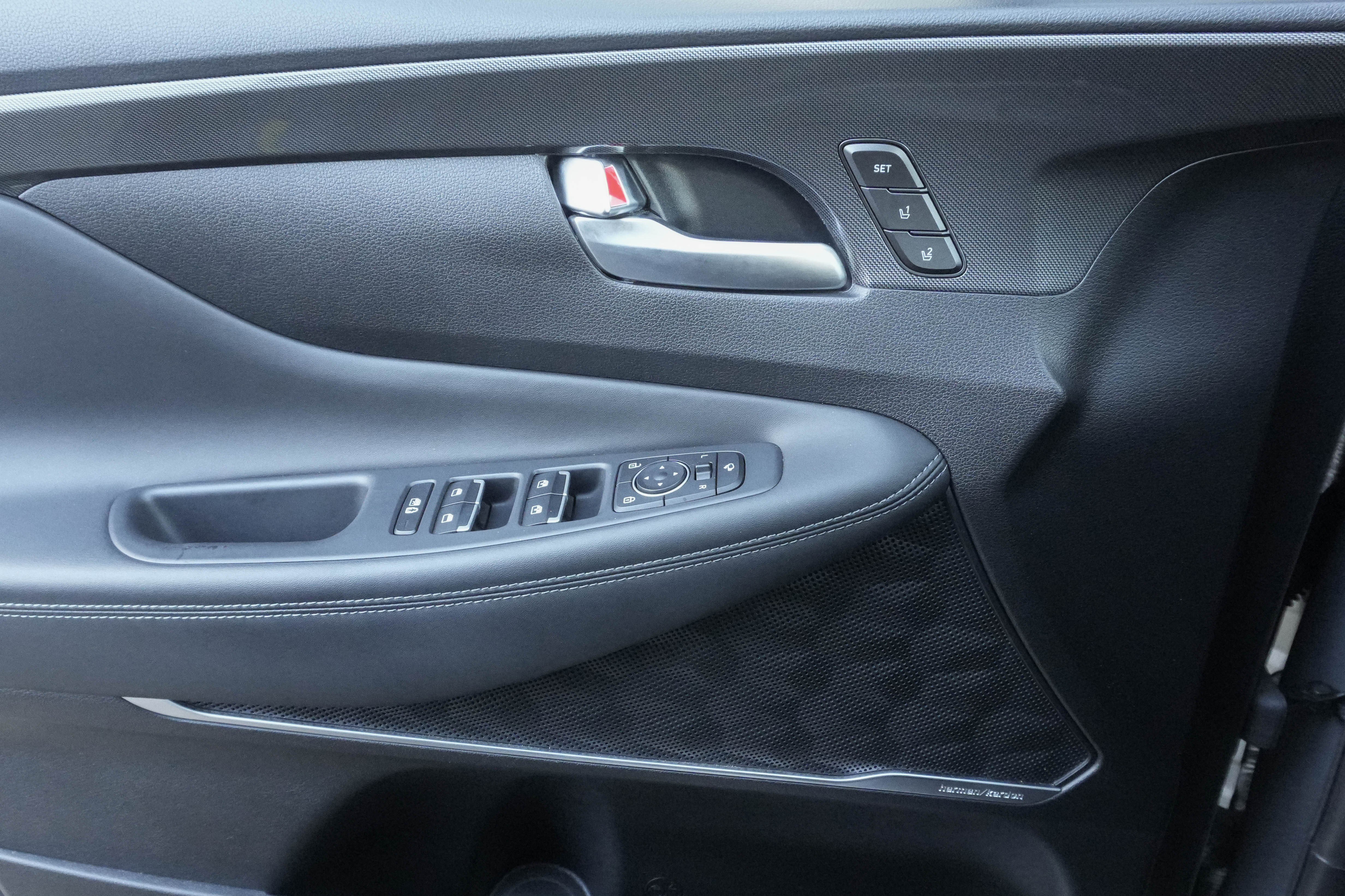 Used 2021 Hyundai Santa Fe Limited w/ Cargo Package image 25