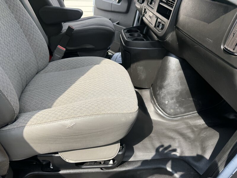 Used 2018 Chevrolet Express 3500 w/ Power Convenience Package RWD image 32