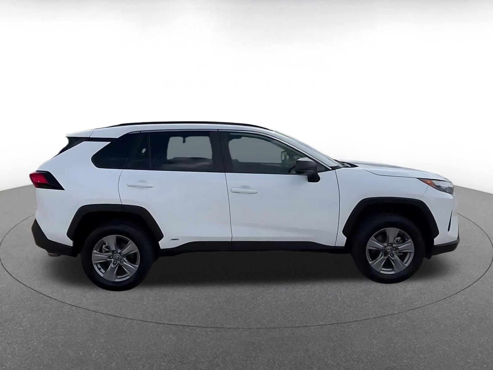 Used 2025 Toyota RAV4 LE image 16