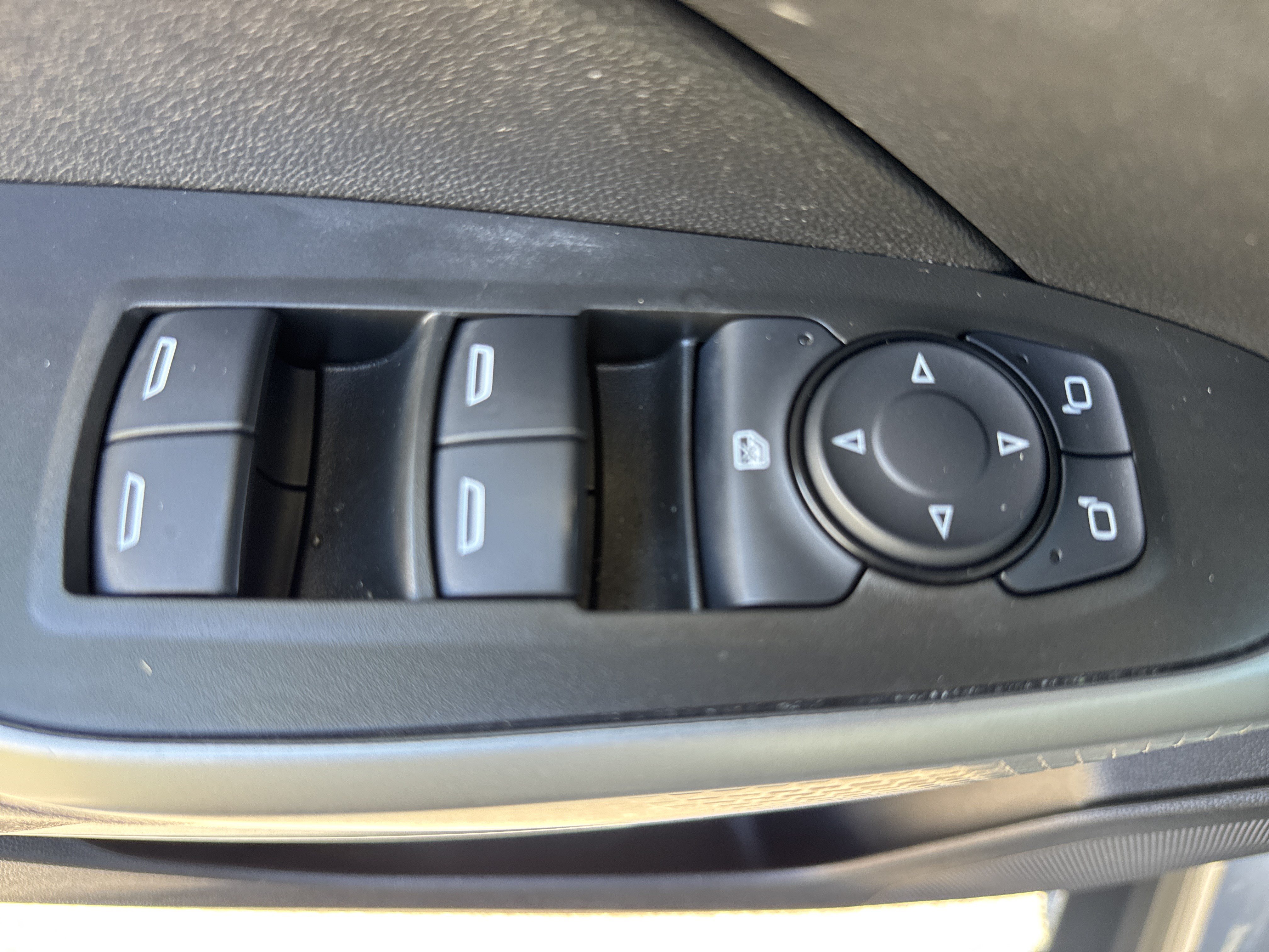 Used 2025 Chevrolet Trax RS w/ Driver Confidence Package FWD image 15