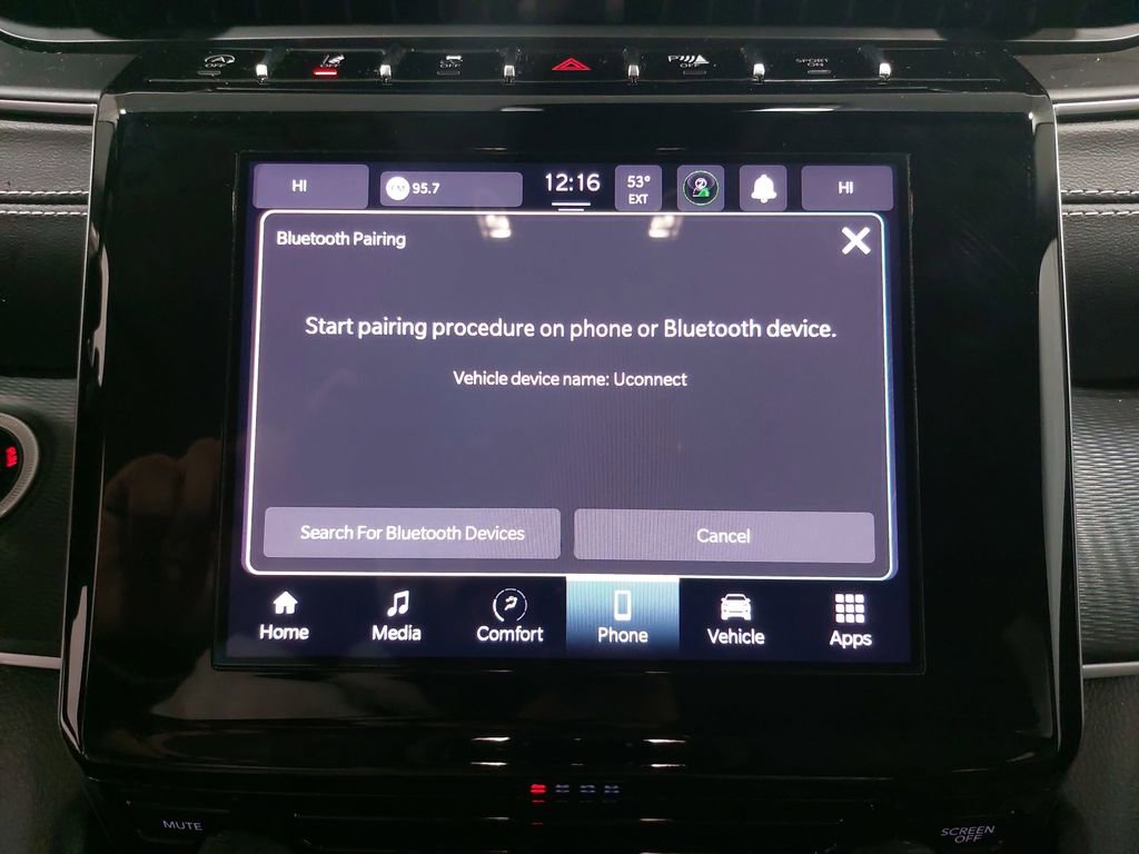 Used 2023 Jeep Grand Cherokee Laredo image 22