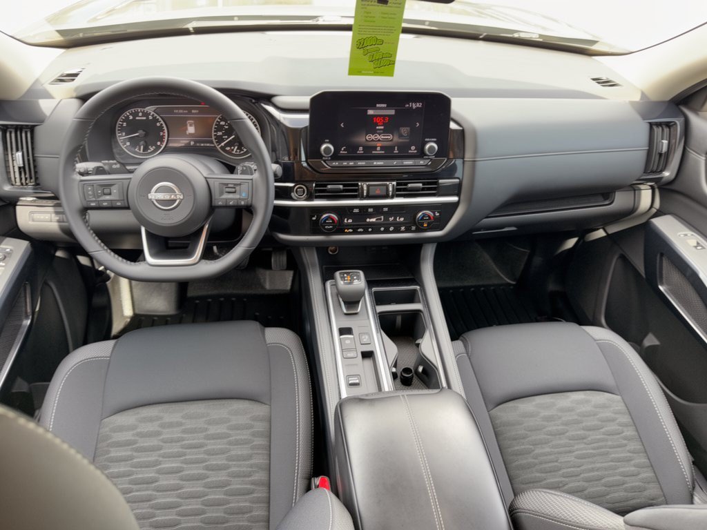 Used 2024 Nissan Pathfinder SV FWD image 17