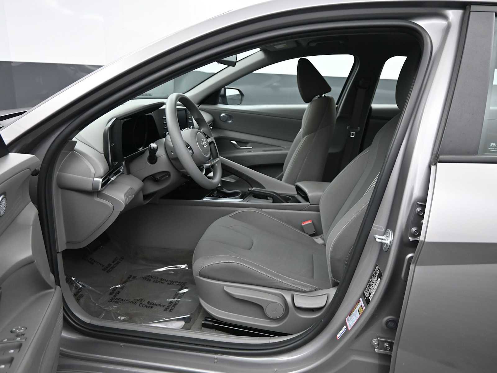 Used 2023 Hyundai Elantra SEL image 11