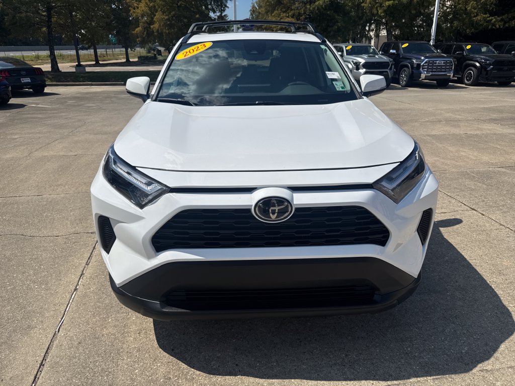 Used 2023 Toyota RAV4 XLE w/ Convenience Package FWD image 4