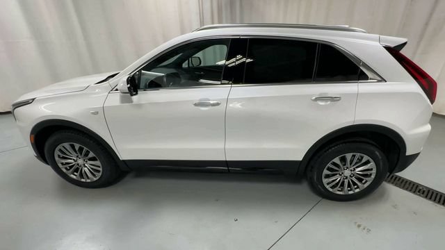 Certified 2024 Cadillac XT4 Premium Luxury w/ Cold Weather Package AWD/4WD image 5