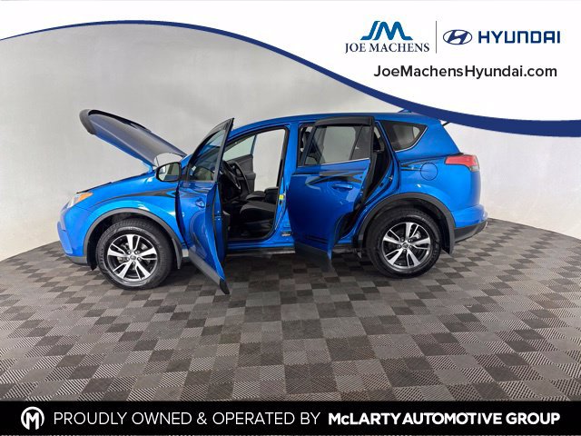 Used 2018 Toyota RAV4 XLE AWD/4WD image 9