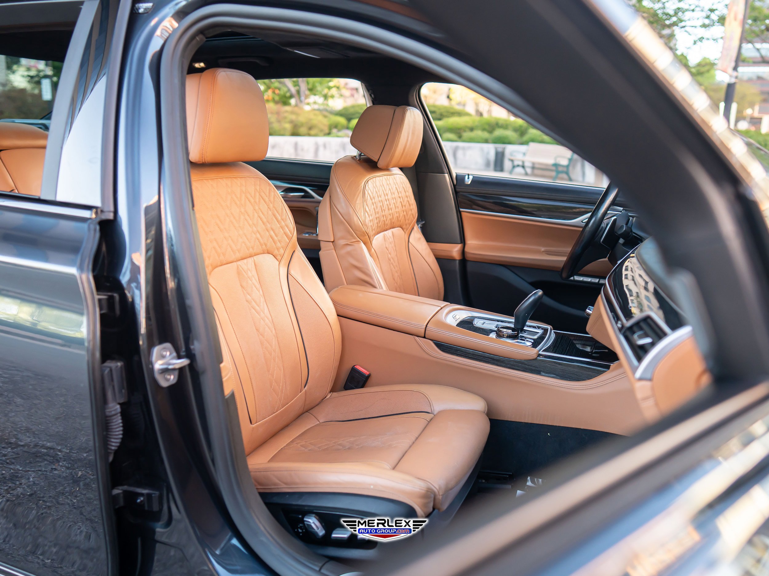 Used 2018 BMW 750i RWD image 17