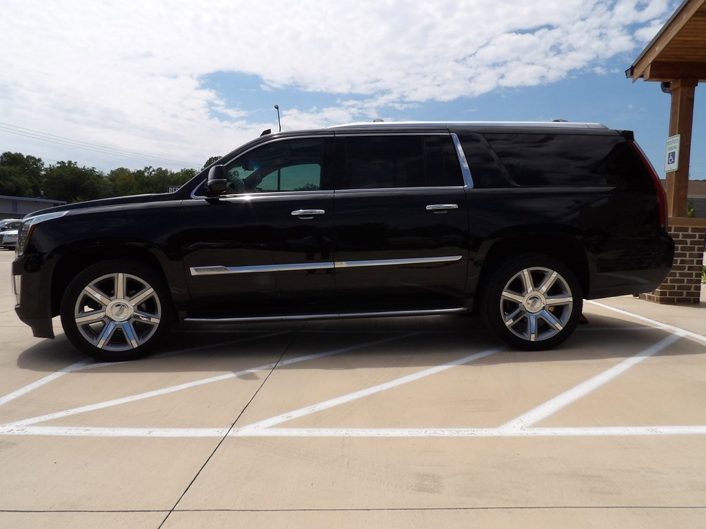 Used 2017 Cadillac Escalade ESV Luxury image 8