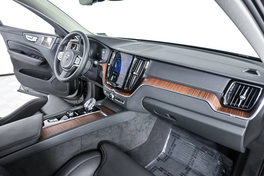 Certified 2023 Volvo XC60 B5 Ultimate w/ Protection Package Premier FWD image 27