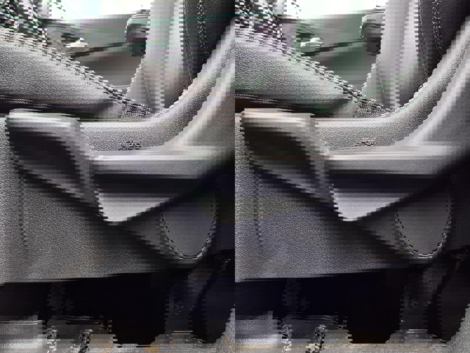 Used 2024 Buick Encore GX Sport Touring image 4