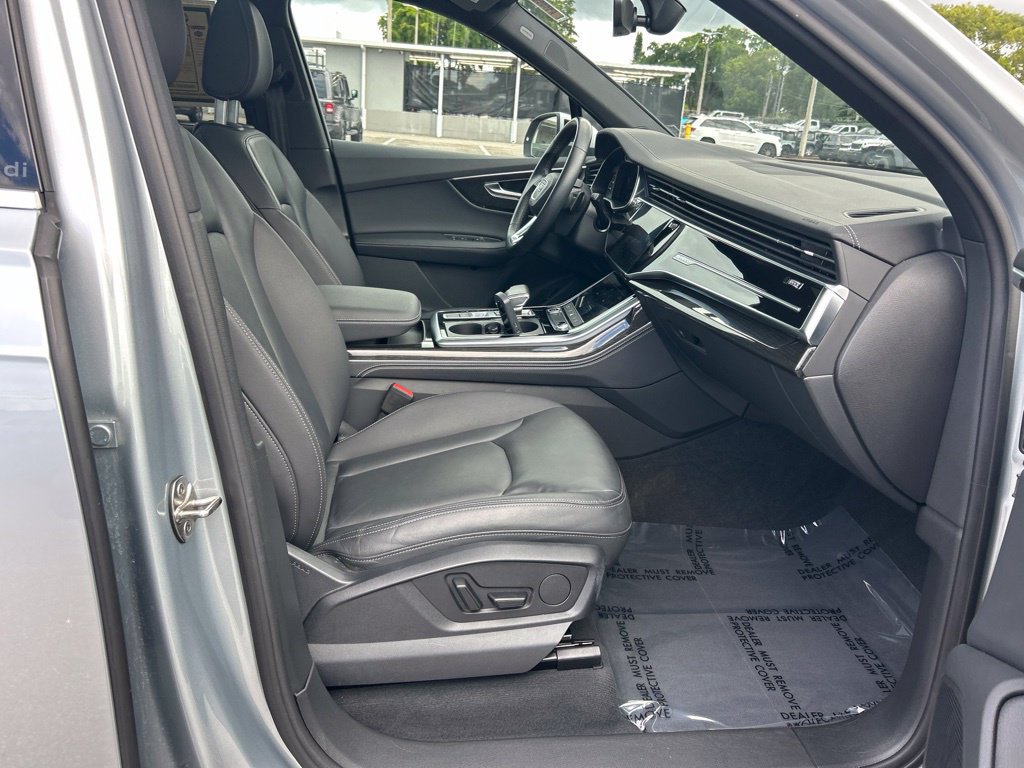 Used 2025 Audi Q7 3.0T Premium Plus AWD/4WD image 23
