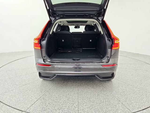 New 2025 Volvo XC60 B5 Core w/ Protection Package Premier image 19