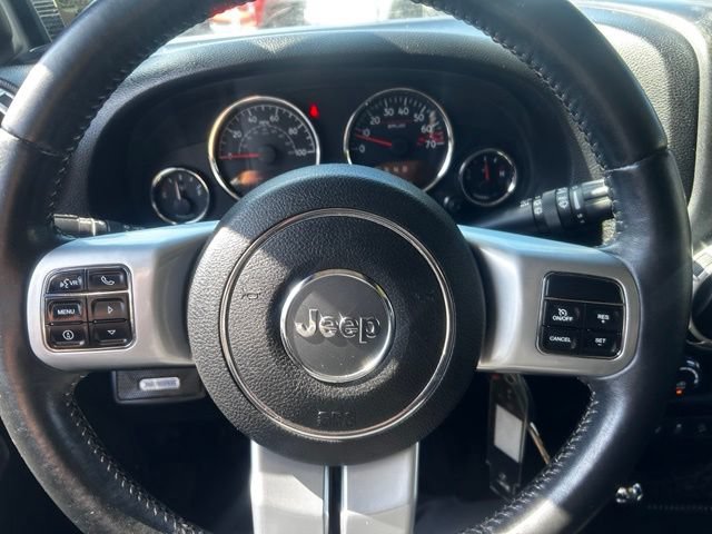 Used 2016 Jeep Wrangler Unlimited Rubicon AWD/4WD image 24