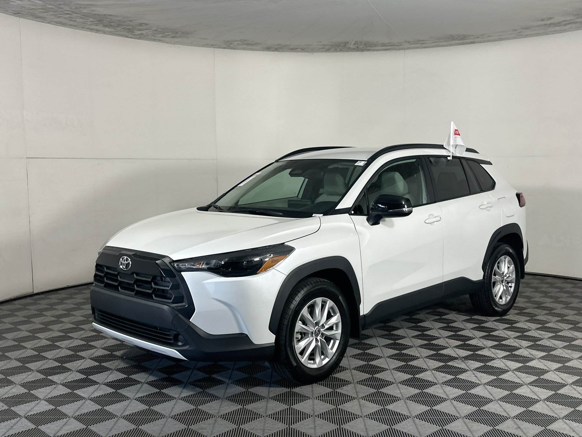 Used 2026 Toyota Corolla Cross LE FWD image 7