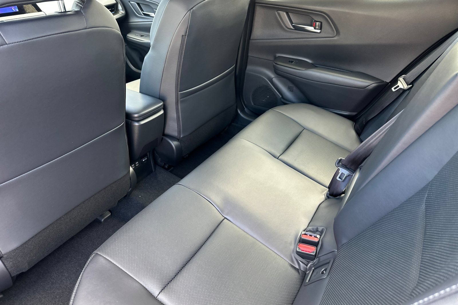 New 2027 Toyota Prius Plug-In Hybrid FWD image 5