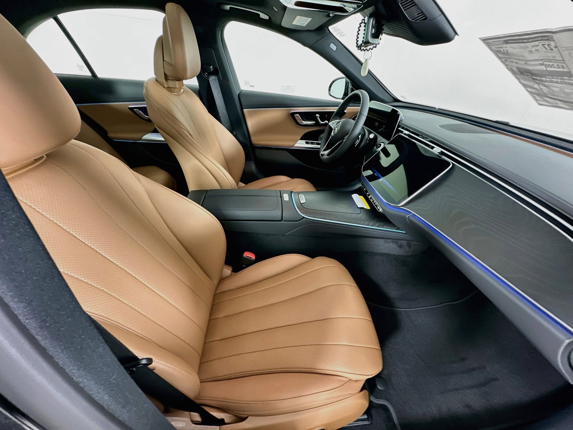 New 2027 Mercedes-Benz E 350 4MATIC Sedan image 30