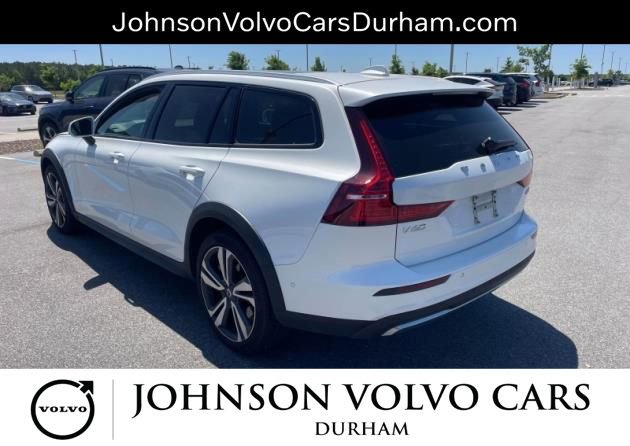 Used 2025 Volvo V60 B5 Cross Country Plus AWD/4WD image 4