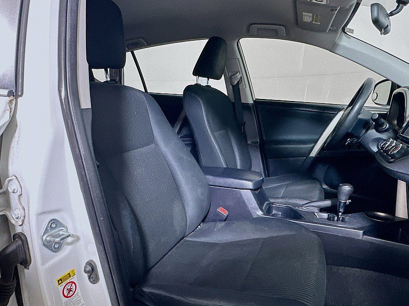 Used 2015 Toyota RAV4 LE FWD image 27